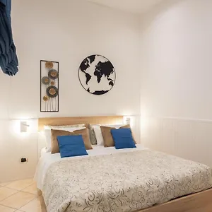 apt-domus-cirillo13.hotels-amalfi.com/