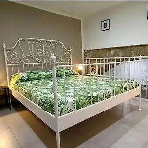 casa-gianni-a-spaccanapoli.hotels-amalfi.com/